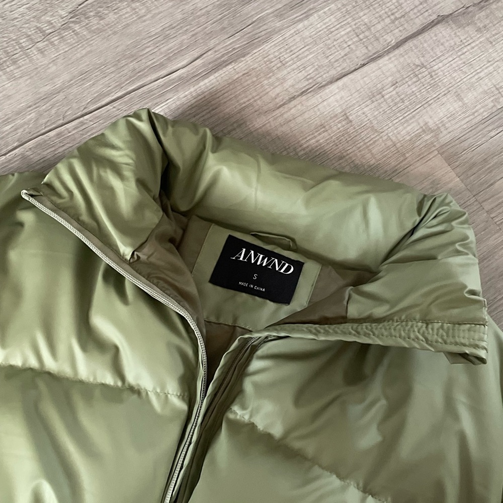 Cropped Puffer Jacket. Sage green - Picture 2 of 3
